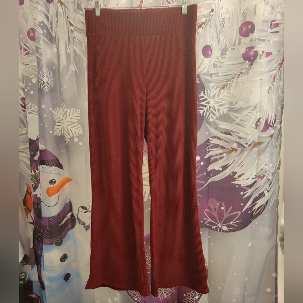 COPY - Old Navy knit red bell bottom pants SZ M